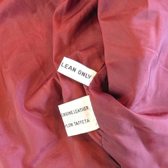 Vintage burgundy leather zip up jacket W straps at waist & cuffs. Medium - Picture 15 of 16